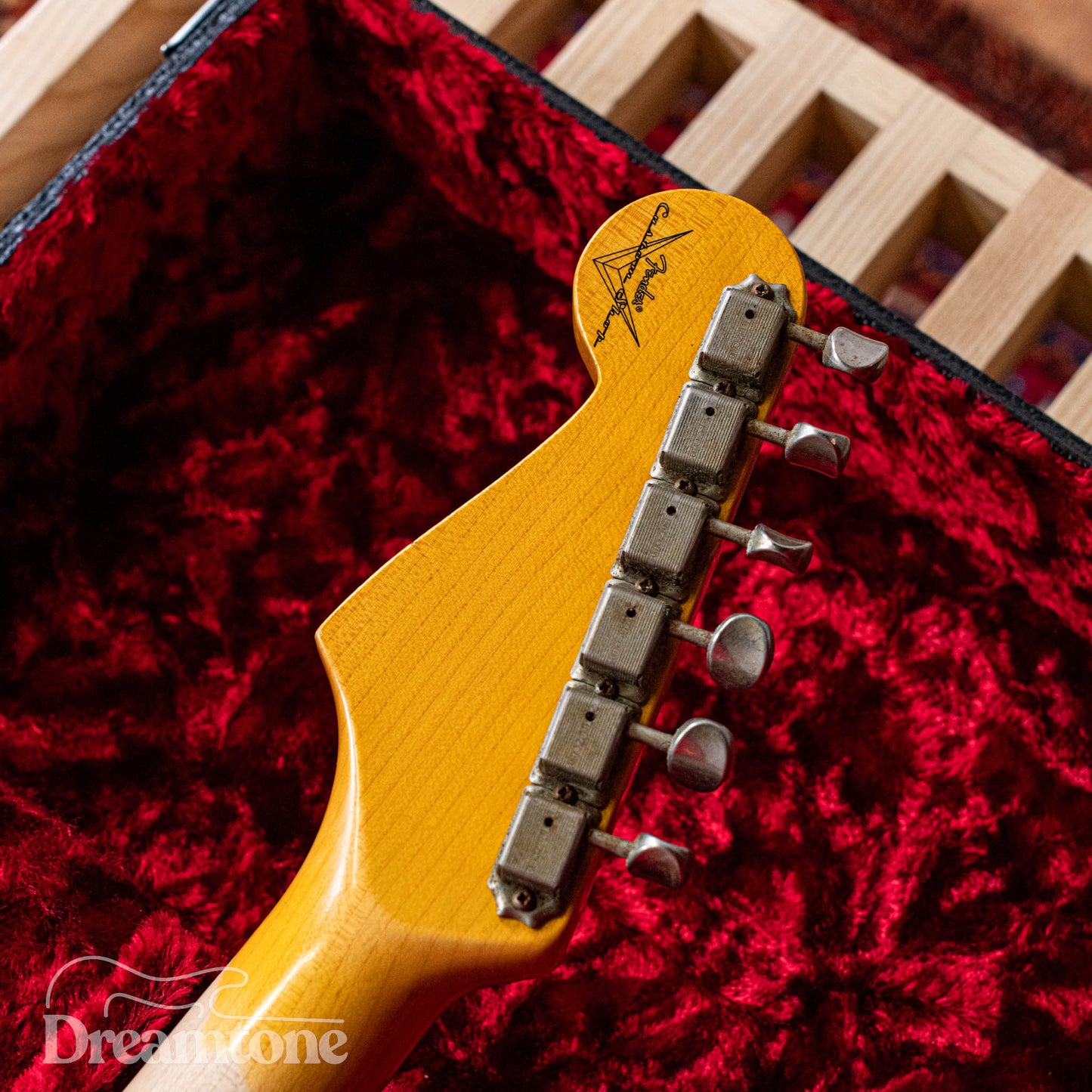 Fender Custom Shop 1964 Stratocaster Journeyman Relic Super Faded Aged Sonic Blue 2020