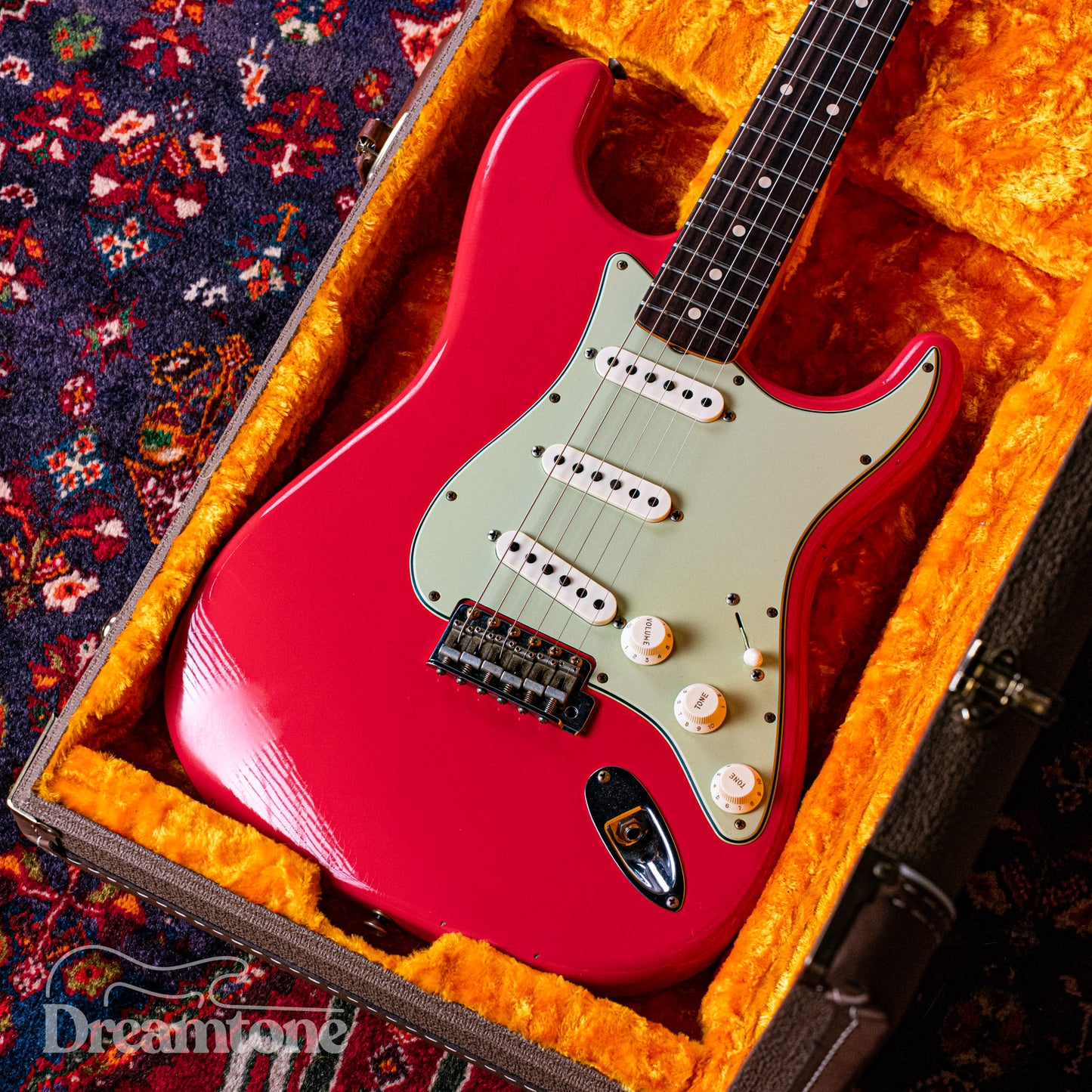 Fender Custom Shop LTD '62/'63 Stratocaster Relic Fiesta Red