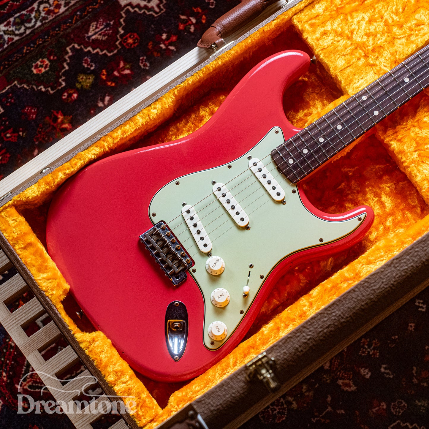Fender Custom Shop LTD '62/'63 Stratocaster Relic Fiesta Red