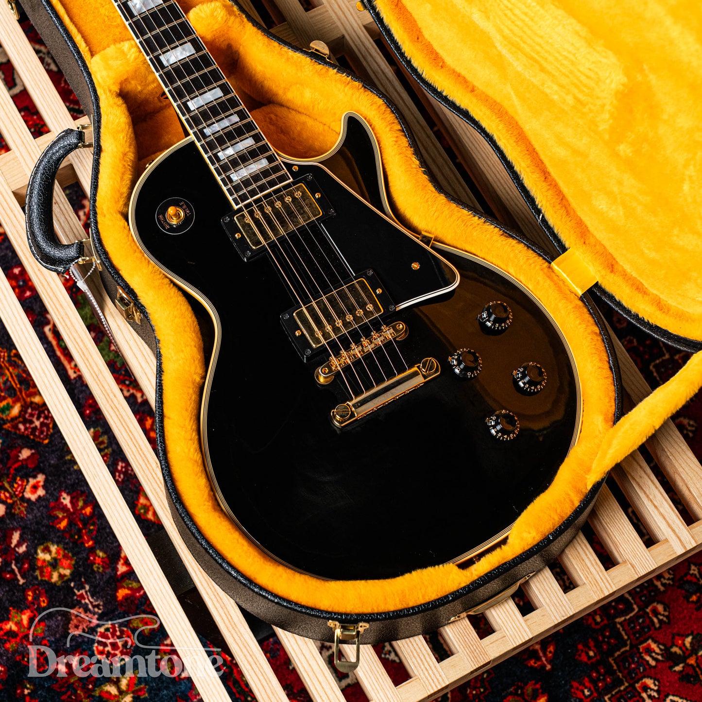 Gibson Custom Shop 1957 Les Paul Custom Black Beauty Reissue or Gibson Custom Shop Les Paul Custom Alpine White 2016