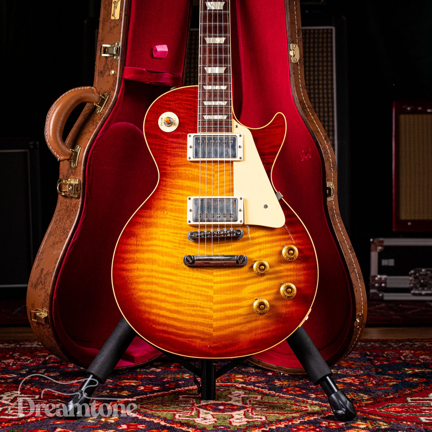 Gibson Murphy Lab 1959 Les Paul Factory Burst Ultra-Light aged + Marshall Silver Jubilee Amp & Head + Accessories
