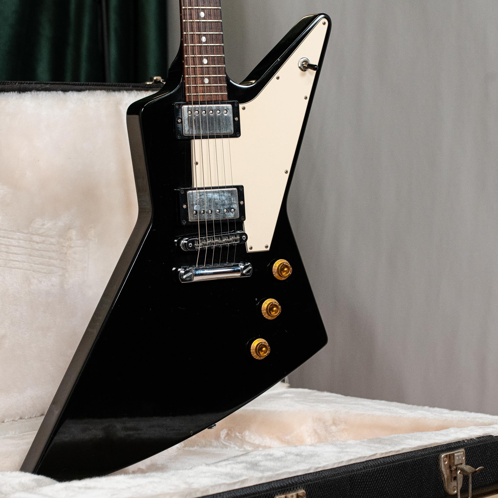 Gibson USA Explorer '76 Reissue Ebony 2009 | Dreamtone Giveaway